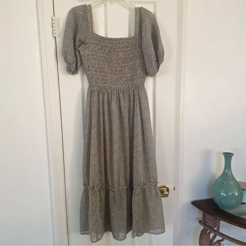 Peasant Style Midi Dress Cream & Black Pattern with Puffy Sleeves - Stretch